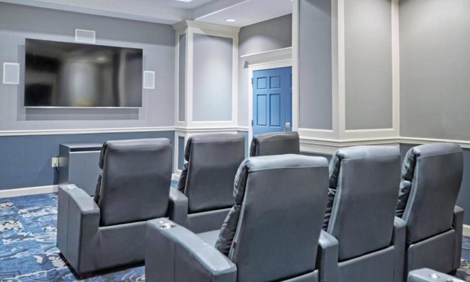 Old Town Alexandria Hotel | Old Town Alexandria 1 Bedroom Suite!