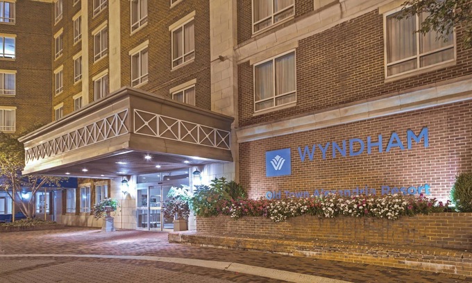Eisenhower East Condo | Old Town Alexandria | Four 2BR/2BA King Suites
