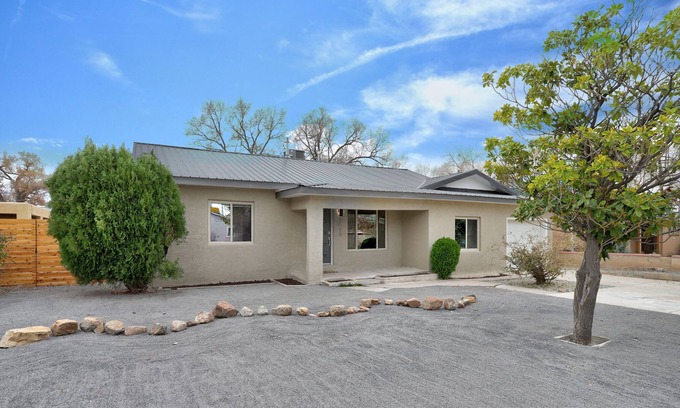 West Old Town House | Old Town Getaway