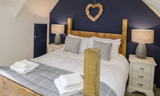 Dawlish Cottage | Old Town House