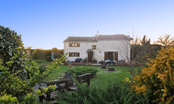 Saint-Romain-de-Benet House | Old, Traditional, Charentaise House, Peaceful Vineyard Location