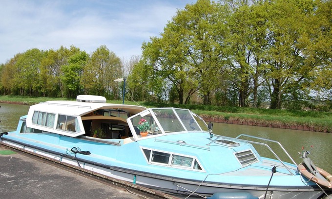 Nevers Boat Rental | OLEA boat - NIEVRE - MAGNY COURS - LA LOIRE