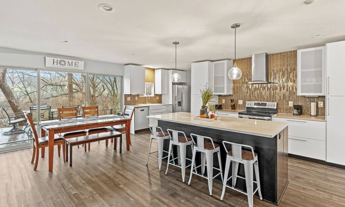 Delaware House | Olentangy Riverfront Escape