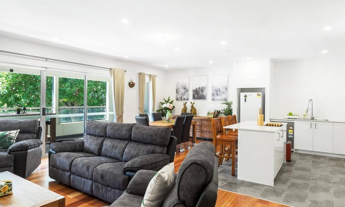 Olinda Apartment | Olinda Deluxe Apartment B1 - This beautiful and comfortably furnished apartment is centrally located in the village of Olinda.