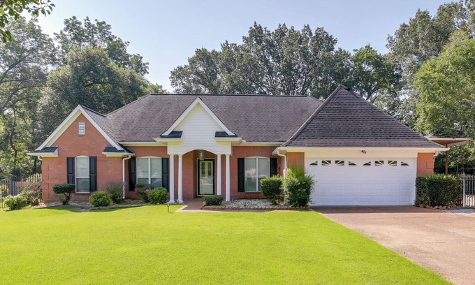 Olive Branch House | Olive Branch Getaway w/ Deck & Charcoal Grill!