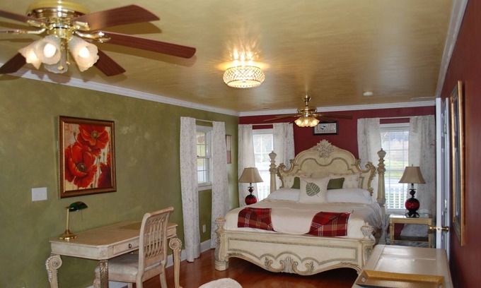 Mountain City House | Olive Leaf Cottage Suite