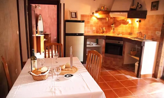 Solta Apartment | Olive - Pool, Jacuzzi - Tvrdic Honey Farm