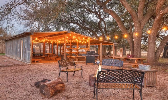 Fredericksburg Cottage | Olive St. Ranch Dolly's House
