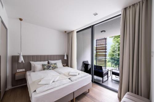 Tihany Apartment | Oliver Lux