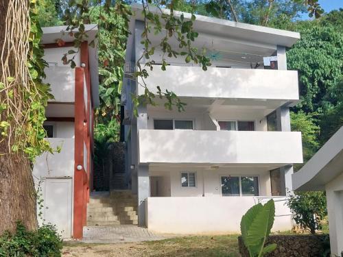 Ferrol House | Olivers Binucot Beach House