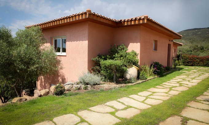 Olmeto Apartment | Olmeto Plage: Large 3-bedroom apartment 200 metres from the sea