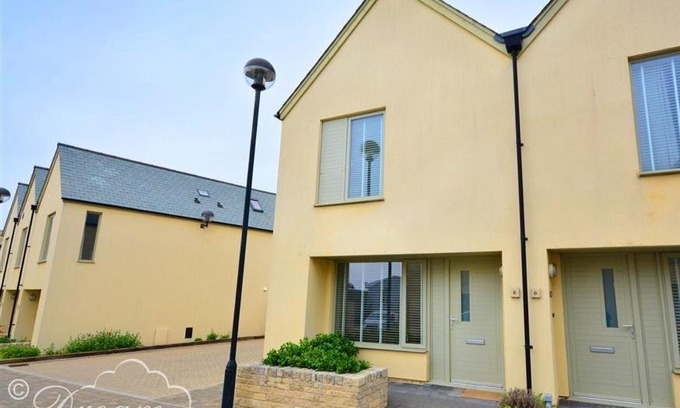 Portland House | Olympic Cottage