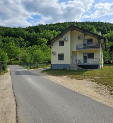 Bihac House | Omar & Una Apartmani