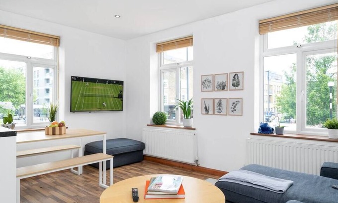 De Beauvoir Apartment | Omega - Excellent location 3BR Maisonette
