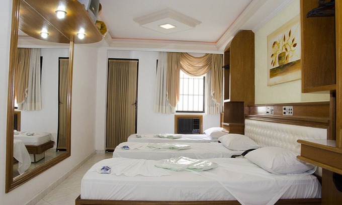 Santana Hotel | Omega Palace Hotel