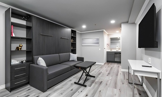 Alhambra Hotel | Omeo Suites