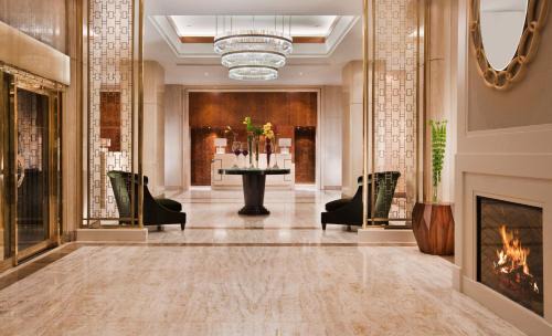Downtown Montreal Hotel | Omni Mont-Royal Hotel