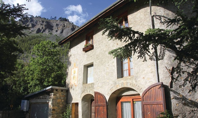 Monetier-les-Bains House | On an exceptional site, old stone house on the edge of the Ecrins park