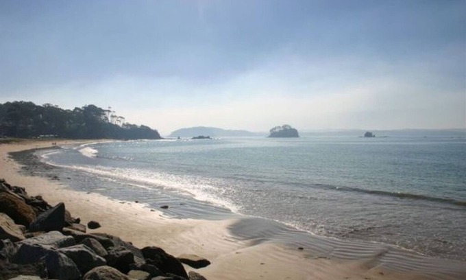 Batehaven Apartment | On Casey's - Waterfront beach villa situated on pristine Caseys Beach