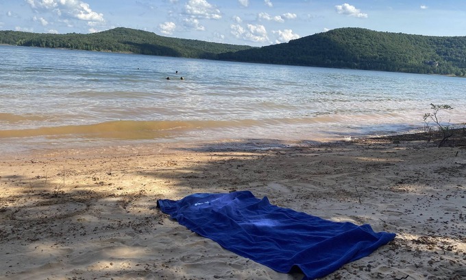 Shirley Cabin | On Lake Cabin w/ Beach on Greers Ferry Lake. NEW Hvac, Internet and Dish Network