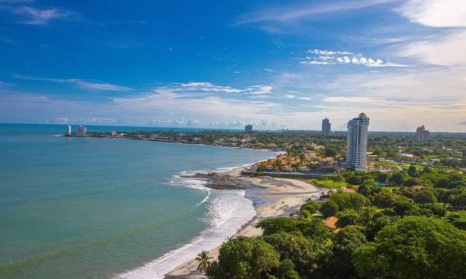Nueva Gorgona Condo | On the Beach, Playa Serena 18C, Nueva Gorgona