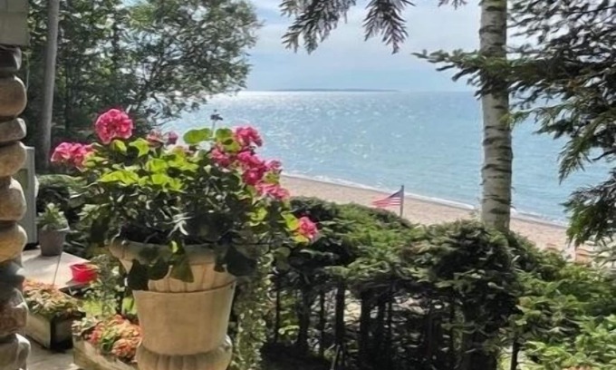 Leland House | On the Beach right in the heart of Leland!