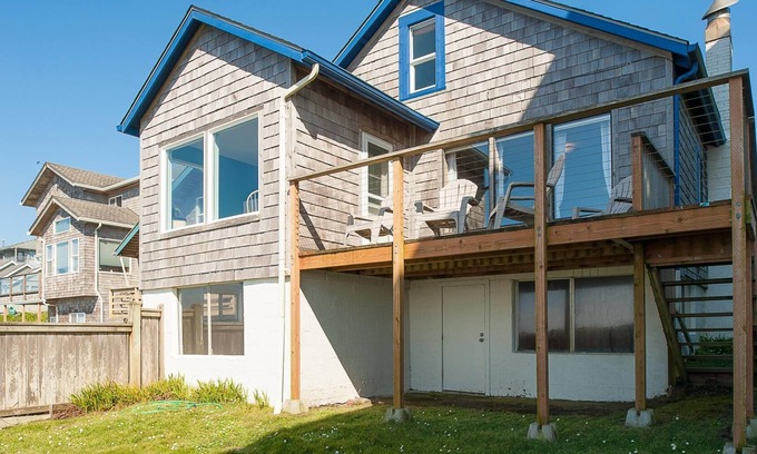 Newport House | On The Beach