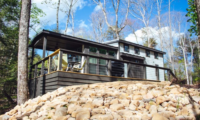 Monteagle Cabin | On the Edge at The Retreat at Deer Lick Falls