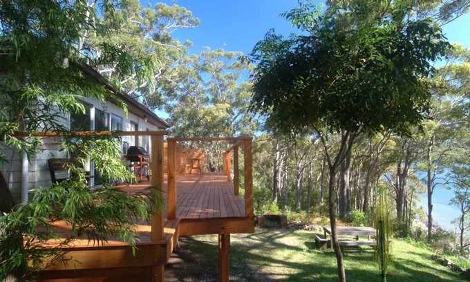 Smiths Lake House | On The Edge - Waterfront & Kayaks. Views. SPECIAL!