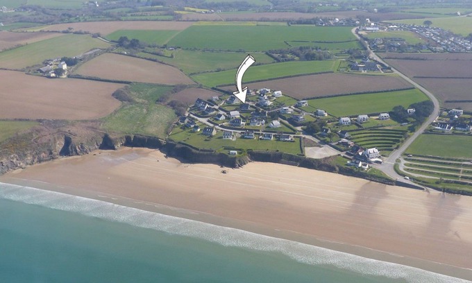 Plonevez-Porzay House | On the Kervel Beach Douarnenez Bay