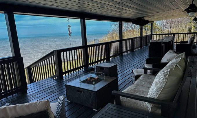 Vermilion House | On The Lake! 5 Bedroom Lakefront Home