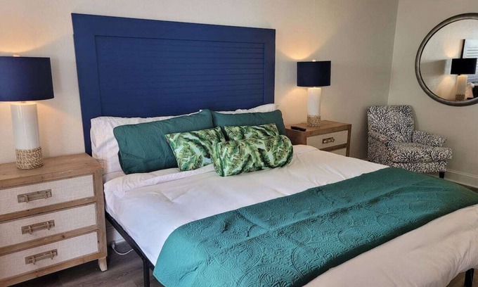 Tybee Island Hotel | On the Main Strip. Next to Pier. Free Parking