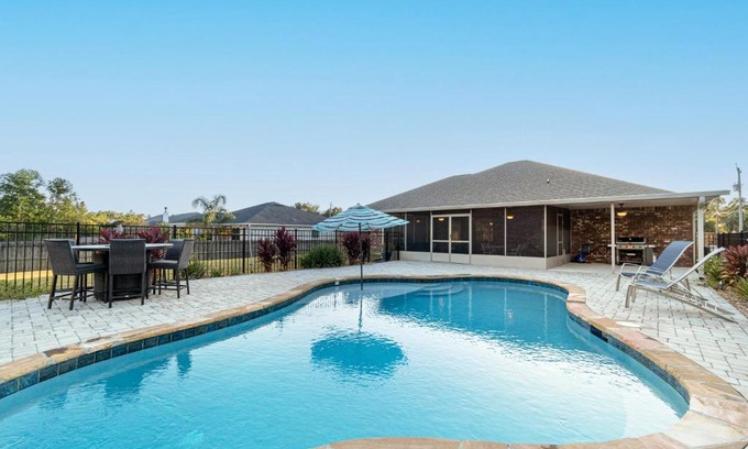 Navarre House | On the Patio