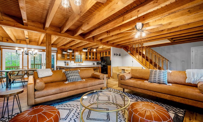 Dahlonega Cabin | On The River Bnb ~River Deck ~Fire Pit ~Game Room