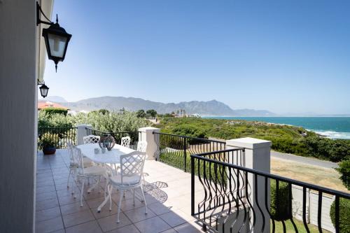 Westcliff Villa | On The Rocks