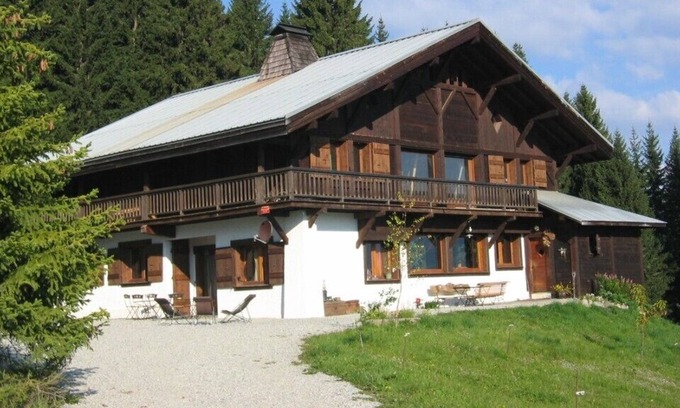 Le Bettex Ski Chalet | On the slopes, Beautiful loft in renovated mountain farm in front of Mont Blanc