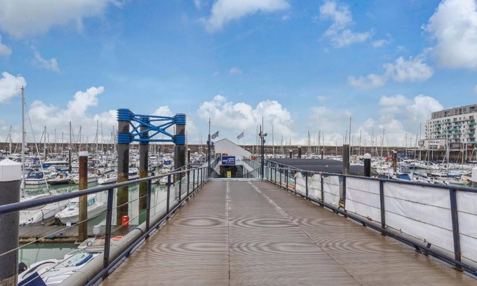 Brighton Apartment | On the Water 2 -waterside Studio With Terrace Overlooking the Harbour