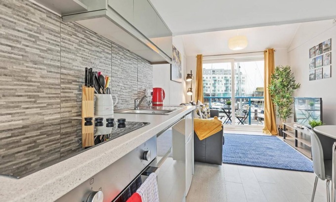 Seafront Apartment | On the Water 4 By My Getaways