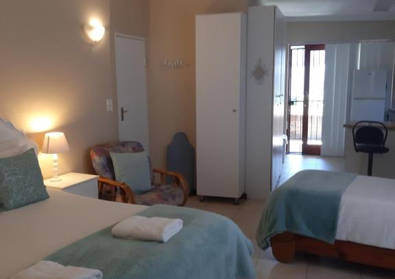 Plattekloof Apartment | On Yonder Hill