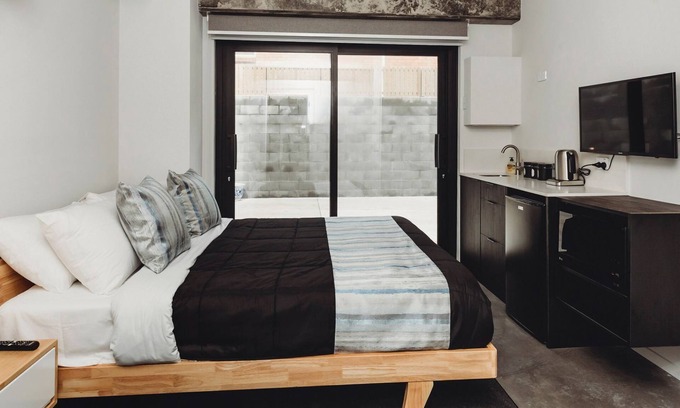 New Plymouth Apartment | One 50 Molesworth Studio Ground Level