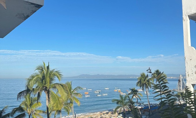 Amapas Condo | ONE BEACH ST HOTEL -Beach Front1BD/1BA Fabulous Views in ZONA ROMANTIC