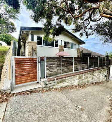 Coogee Apartment | One Bed Apartment - Coogee Beach
