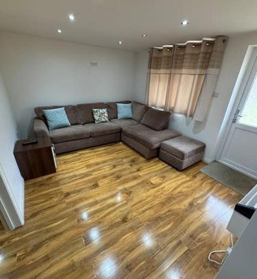 London Borough of Ealing Apartment | One bed Flat