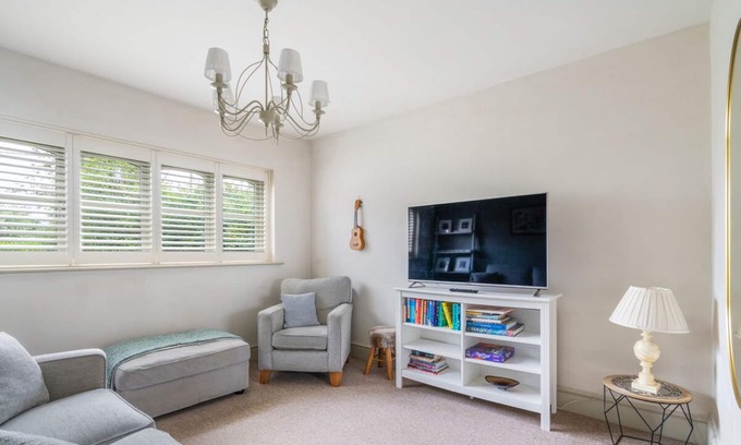 Gillingham Apartment | One Bedroom Annex