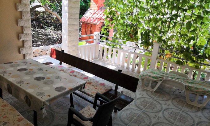 Drvenik Mali Apartment | One bedroom apartment with terrace Drvenik Mali, Drvenik (A-16787-d)