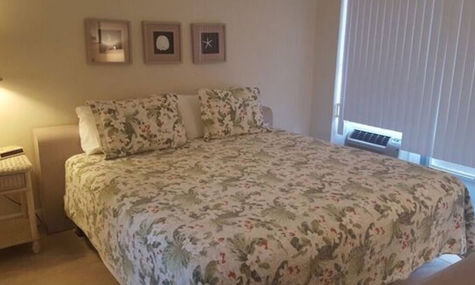 Hillsboro Beach Apartment | One Bedroom Apartment #104