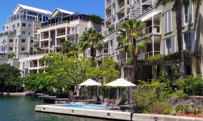 Victoria and Alfred Waterfront Apartment | One Bedroom Apartment - Fully Equipped Waterfront Based
