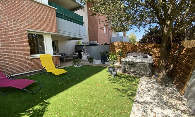 Blagnac Apartment | One-bedroom apartment with jacuzzi