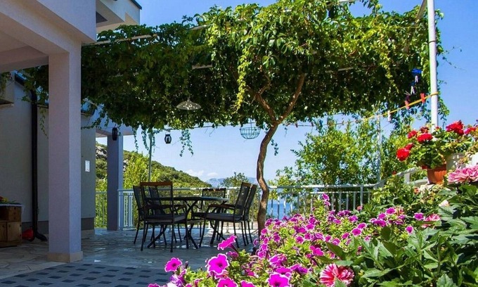 Orebic Apartment | One bedroom apartment near beach Cove Osobjava, Pelješac (A-21927-a)