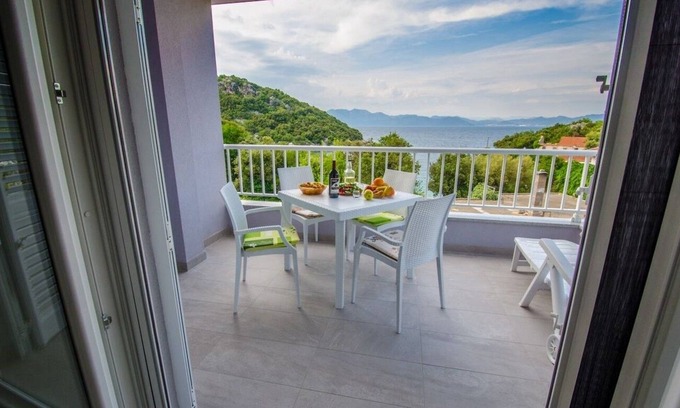 Orebic Apartment | One bedroom apartment near beach Cove Osobjava, Pelješac (A-21927-b)